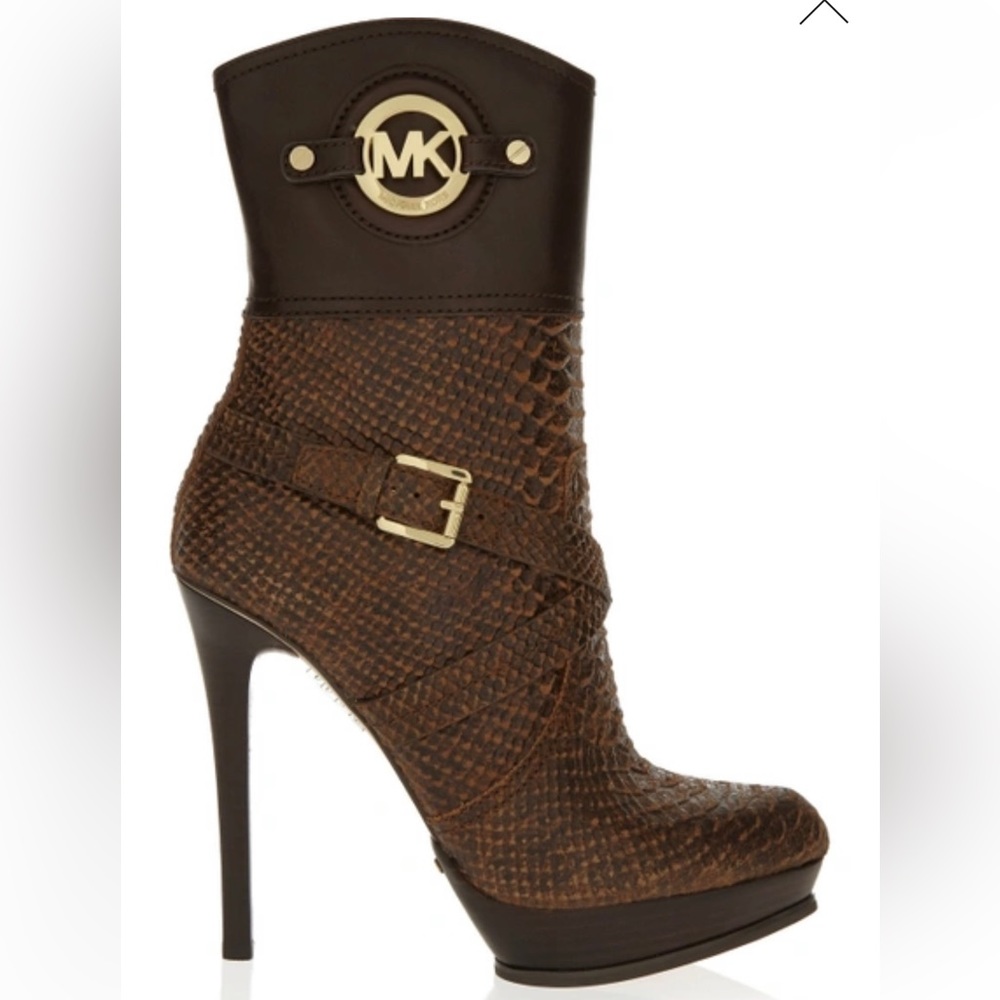 MK Boots Size 7
